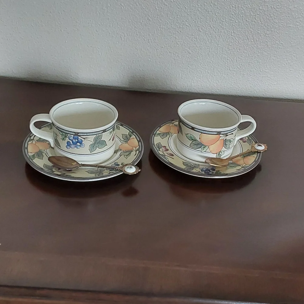The MIKASA Intaglio CAC29 Garden Harvest Tea Cups‎ & Teaspoon for Two
